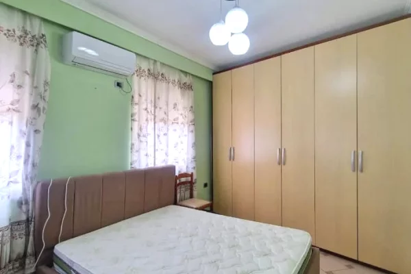 Shtepi me qera Apartament ne Tirane, 1+1, Mobilimi E mobiluar, Pagesa 65,000  Leke.