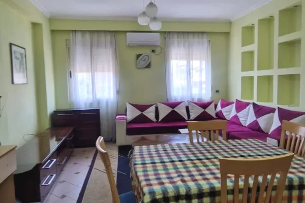Shtepi me qera 1+1 ne Tirane - 65,000 Leke