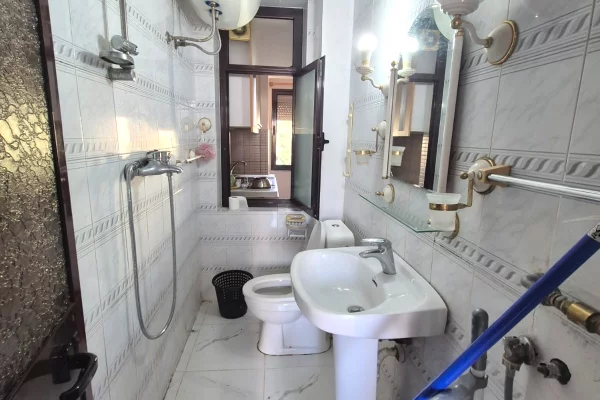 Shtepi me qera Apartament ne Tirane, 1+1, Mobilimi E mobiluar, Pagesa 45,000  Leke.