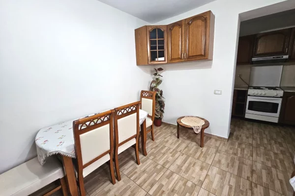 Shtepi me qera Apartament ne Tirane, 2+1, Mobilimi E mobiluar, Pagesa 45,000  Leke.
