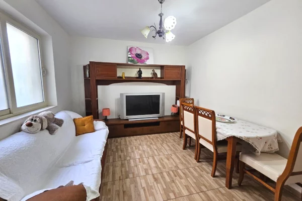 Shtepi me qera Apartament ne Tirane, 2+1, Mobilimi E mobiluar, Pagesa 45,000  Leke.