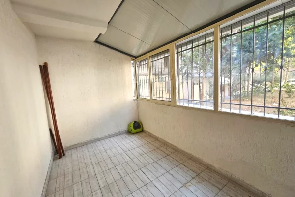 Shtepi me qera Apartament ne Tirane, 2+1, Mobilimi E mobiluar, Pagesa 45,000  Leke.