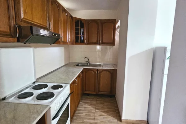 Shtepi me qera Apartament ne Tirane, 2+1, Mobilimi E mobiluar, Pagesa 45,000  Leke.