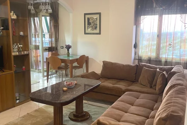 Shtepi me qera Apartament ne Tirane, 2+1, Mobilimi E mobiluar, Pagesa 75,000  Leke.