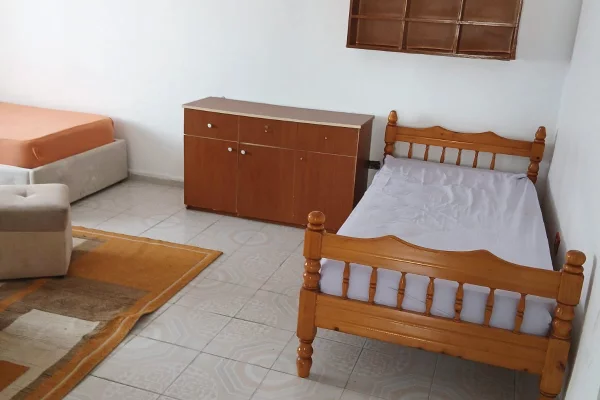 Shtepi me qera Apartament ne Tirane, 1+1, Mobilimi E mobiluar, Pagesa 60,000  Leke.