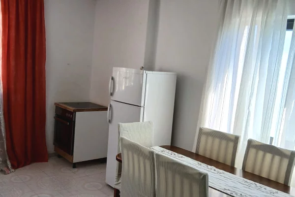 Shtepi me qera Apartament ne Tirane, 1+1, Mobilimi E mobiluar, Pagesa 60,000  Leke.