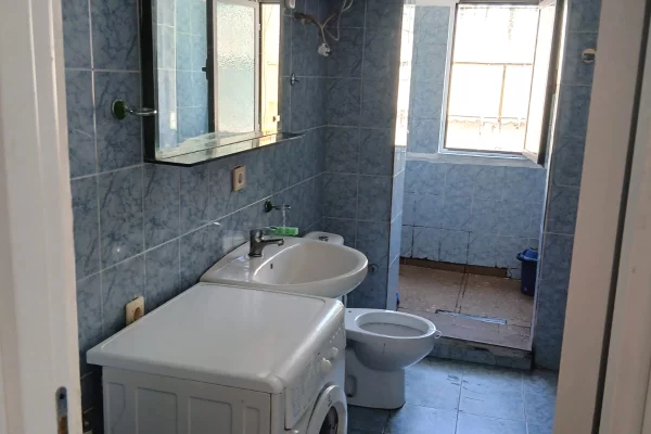 Shtepi me qera Apartament ne Tirane, 1+1, Mobilimi E mobiluar, Pagesa 60,000  Leke.