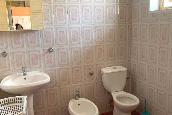 Shtepi me qera Shtepi Private ne Tirane, 2+1, Mobilimi E mobiluar, Pagesa 45,000  Leke.