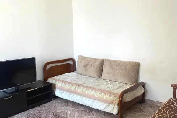 Shtepi me qera Shtepi Private ne Tirane, 2+1, Mobilimi E mobiluar, Pagesa 45,000  Leke.