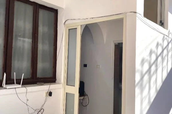 Shtepi me qera Shtepi Private ne Tirane, 1+1, Mobilimi E mobiluar, Pagesa 40,000  Leke.
