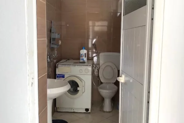 Shtepi me qera Shtepi Private ne Tirane, 1+1, Mobilimi E mobiluar, Pagesa 40,000  Leke.