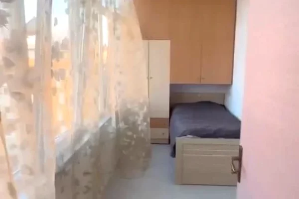 Shtepi me qera Apartament ne Tirane, 2+1, Mobilimi E mobiluar, Pagesa 60,000  Leke.