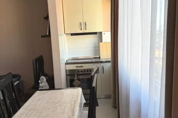 Shtepi me qera Apartament ne Tirane, 2+1, Mobilimi E mobiluar, Pagesa 60,000  Leke.
