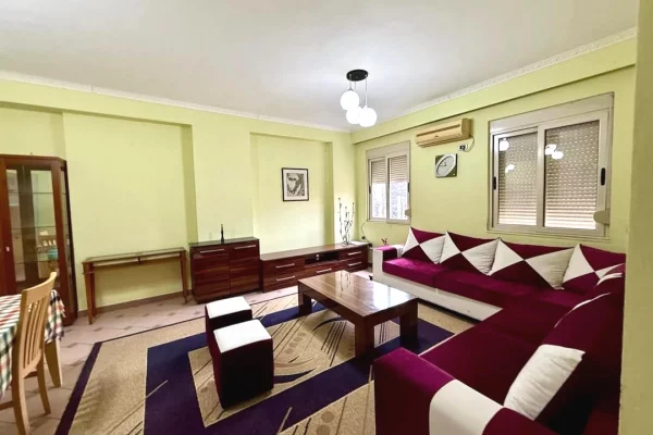 Shtepi me qera Apartament ne Tirane, 1+1, Mobilimi E mobiluar, Pagesa 60,000  Leke.