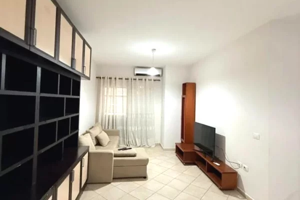Shtepi me qera Apartament ne Tirane, 2+1, Mobilimi E mobiluar, Pagesa 50,000  Leke.