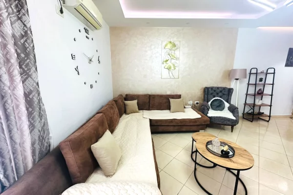 Shtepi ne shitje 2+1 ne Tirane - 15,100,000 Leke