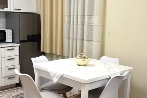 Shtepi me qera Apartament ne Tirane, 1+1, Mobilimi E mobiluar, Pagesa 55,000  Leke.