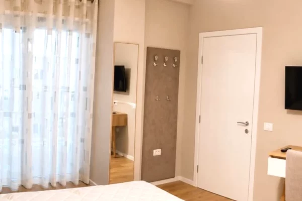 Shtepi me qera Apartament ne Tirane, 1+1, Mobilimi E mobiluar, Pagesa 80,000  Leke.