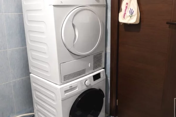 Shtepi me qera Apartament ne Tirane, 2+1, Mobilimi E mobiluar, Pagesa 530  Euro.