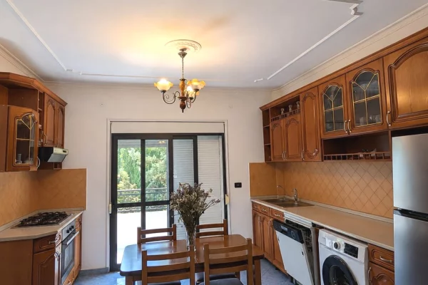 Jepet Me Qera Apartament 2+1+1 Ballkon, Bulevardi I Ri