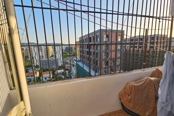 Shtepi me qera Apartament ne Tirane, 2+1, Mobilimi E mobiluar, Pagesa 55,000  Leke.