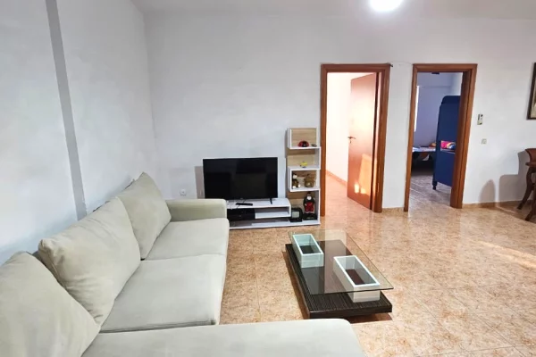 Shtepi me qera Apartament ne Tirane, 2+1, Mobilimi E mobiluar, Pagesa 55,000  Leke.