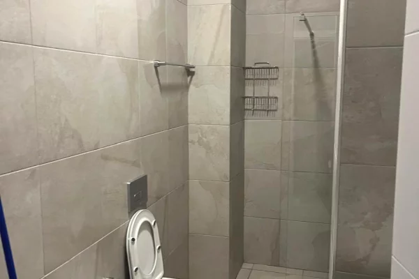 Shtepi me qera Apartament ne Tirane, 1+1, Mobilimi E mobiluar, Pagesa 60,000  Leke.