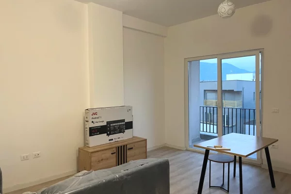 Shtepi me qera 1+1 ne Tirane - 60,000 Leke