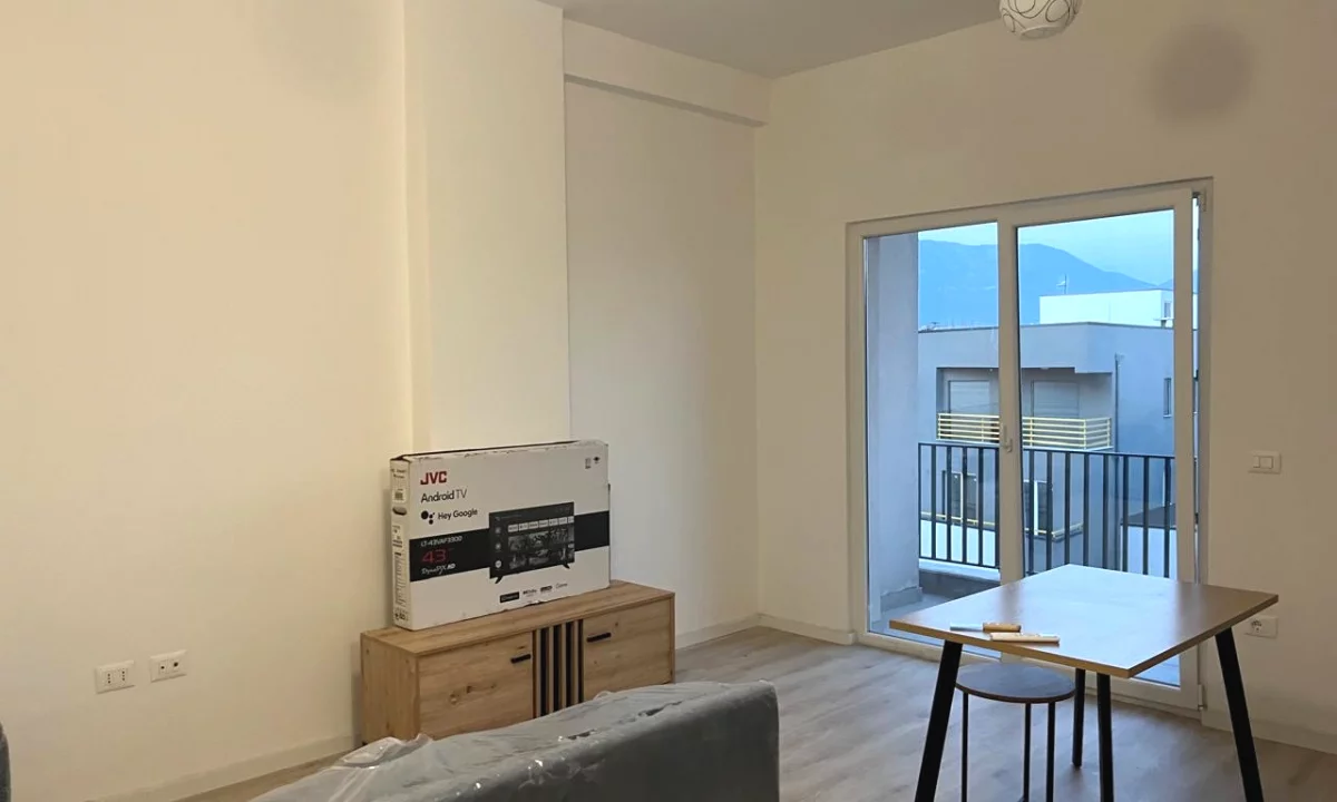 Shtepi me qera Apartament ne Tirane, 1+1, Mobilimi E mobiluar, Pagesa 60,000  Leke.