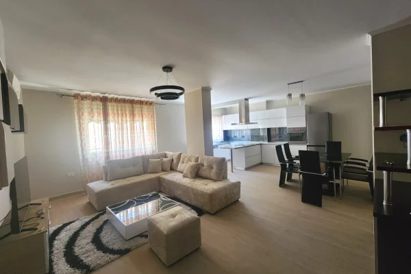 Shtepi me qera 2+1 ne Tirane - 80,000 Leke