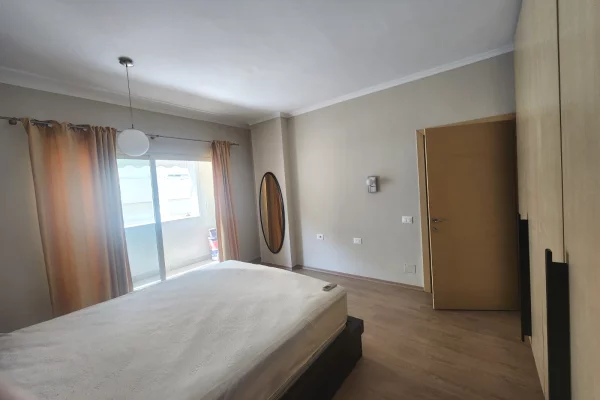 Shtepi me qera Apartament ne Tirane, 2+1, Mobilimi E mobiluar, Pagesa 80,000  Leke.