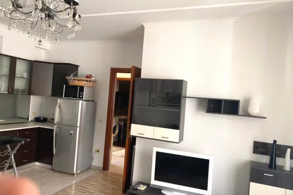 Shtepi me qera Apartament ne Tirane, 2+1, Mobilimi E mobiluar, Pagesa 600  Euro.