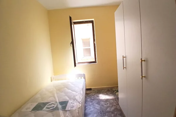 Shtepi me qera Apartament ne Tirane, 2+1, Mobilimi E mobiluar, Pagesa 60,000  Leke.