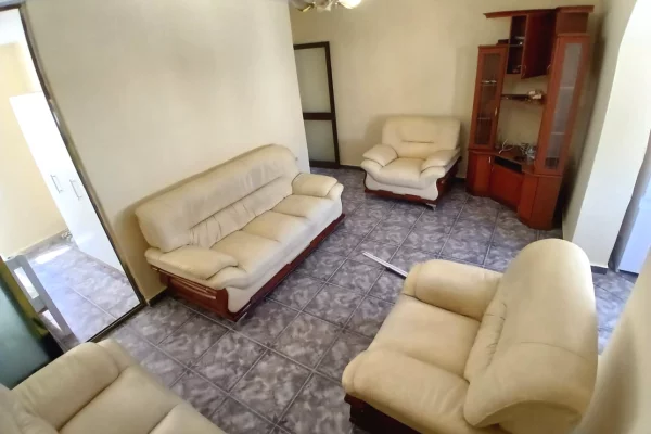 Shtepi me qera Apartament ne Tirane, 2+1, Mobilimi E mobiluar, Pagesa 60,000  Leke.