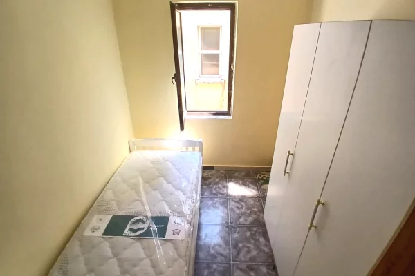 Jepet Me Qera Apartament 2+1+1 Ballkon, Ne Myslym Shyr