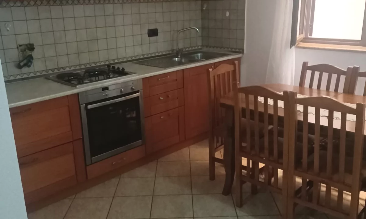 Shtepi me qera Shtepi Private ne Tirane, 2+1, Mobilimi E mobiluar, Pagesa 40,000  Leke.