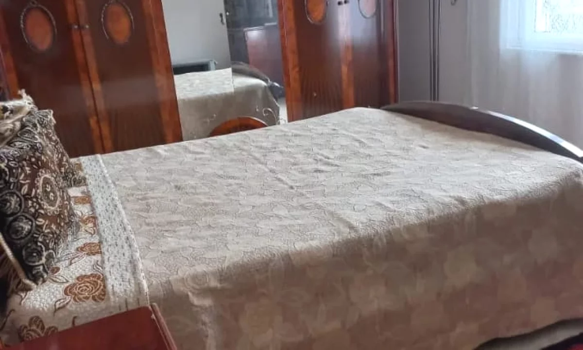 Shtepi me qera Apartament ne Tirane, 2+1, Mobilimi E mobiluar, Pagesa 60,000  Leke.
