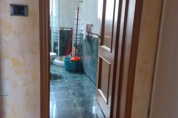 Shtepi me qera Apartament ne Tirane, 2+1, Mobilimi E mobiluar, Pagesa 60,000  Leke.
