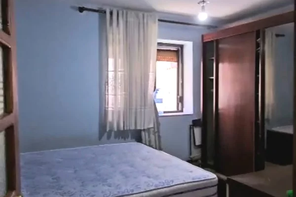 Shtepi me qera Apartament ne Tirane, 1+1, Mobilimi E mobiluar, Pagesa 40,000  Leke.