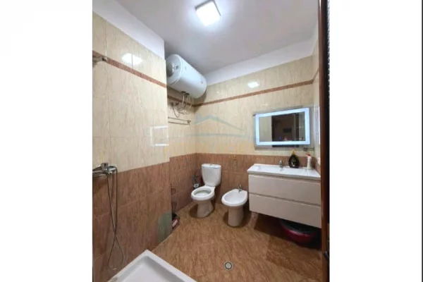 Shtepi me qera Apartament ne Tirane, 1+1, Mobilimi E mobiluar, Pagesa 50,000  Leke.