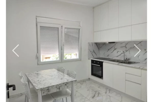 Shtepi me qera Apartament ne Tirane, 2+1, Mobilimi E mobiluar, Pagesa 60,000  Leke.