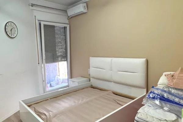 Shtepi me qera Apartament ne Tirane, 1+1, Mobilimi E mobiluar, Pagesa 60,000  Leke.