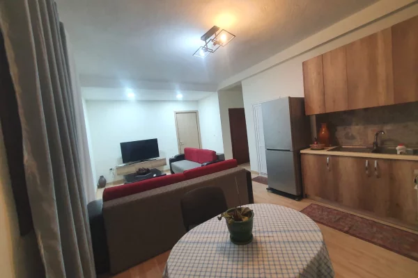 Shtepi me qera Apartament ne Tirane, 1+1, Mobilimi E mobiluar, Pagesa 45,000  Leke.