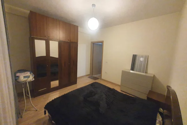 Shtepi me qera Apartament ne Tirane, 1+1, Mobilimi E mobiluar, Pagesa 45,000  Leke.