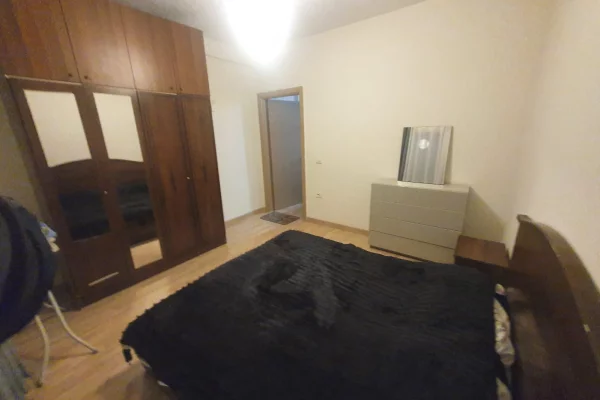 Shtepi me qera Apartament ne Tirane, 1+1, Mobilimi E mobiluar, Pagesa 45,000  Leke.