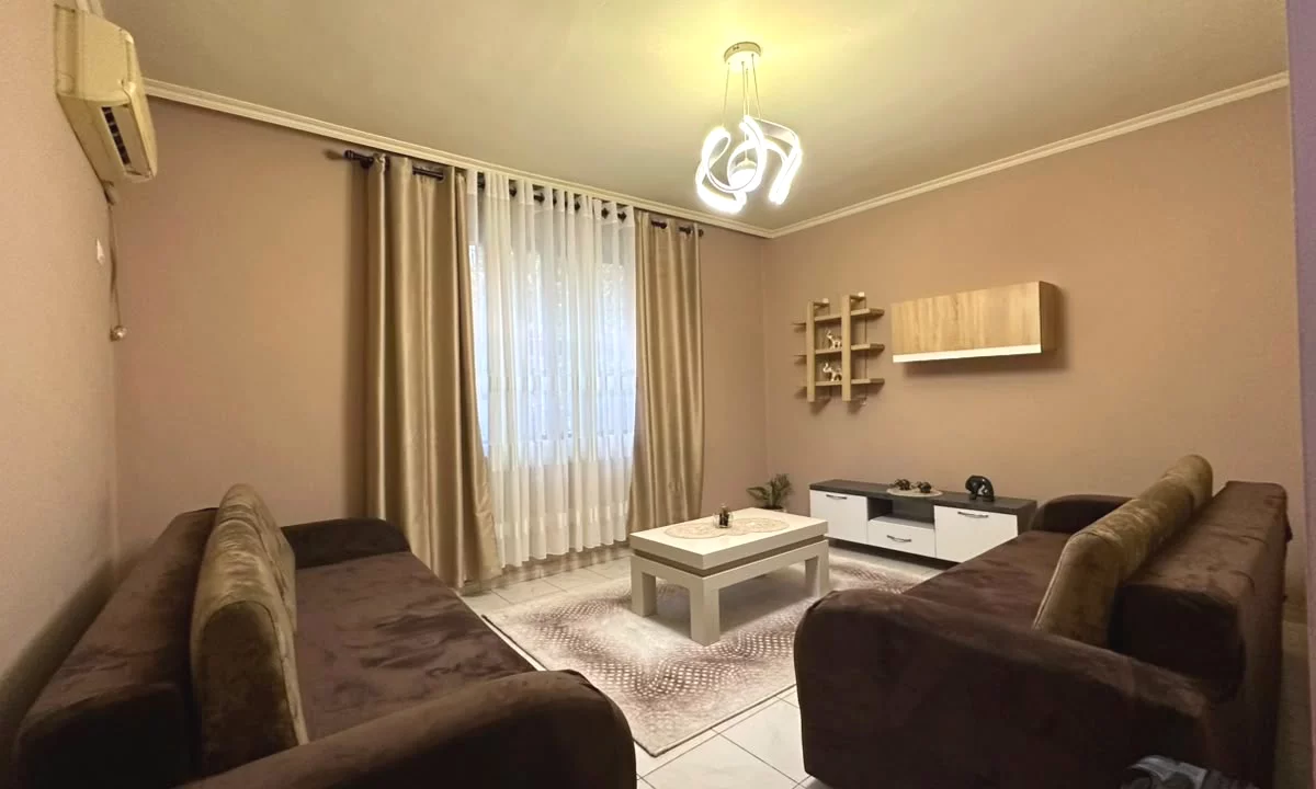 Shtepi me qera Apartament ne Tirane, 1+1, Mobilimi E mobiluar, Pagesa 60,000  Leke.
