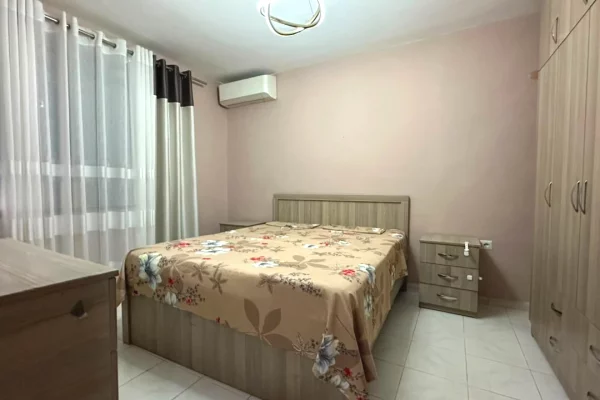 Shtepi me qera Apartament ne Tirane, 1+1, Mobilimi E mobiluar, Pagesa 60,000  Leke.