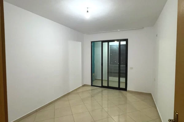 Shtepi me qera Apartament ne Tirane, 1+1, Mobilimi Bosh, pa mobiluar, Pagesa 32,000  Leke.