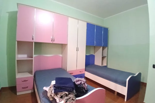 Shtepi me qera Shtepi Private ne Tirane, 2+1, Mobilimi E mobiluar, Pagesa 50,000  Leke.