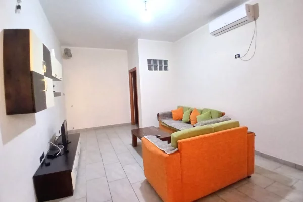 Jepet Me Qera Apartament 2+1+1 Ballkon+1 Post Parkimi, Ne Porcelan